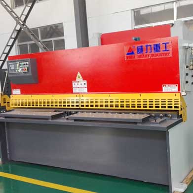 QC12Y-4x3200液压摆式剪板机
