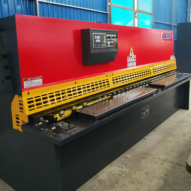 QC12Y-20x5000液压摆式剪板机(20个厚剪板机)